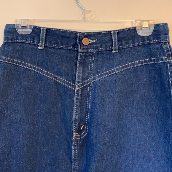 Chic - vintage denim skirt - Picture 3 of 5